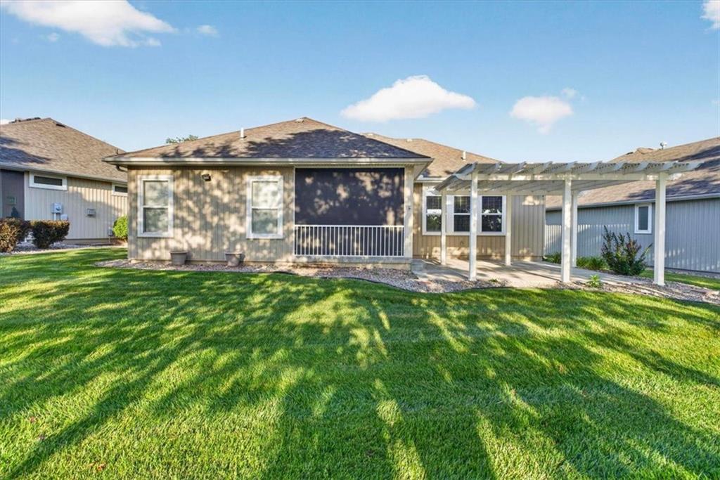 4776 SW Leafwing Drive