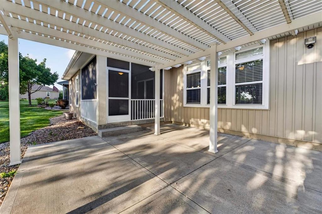 4776 SW Leafwing Drive