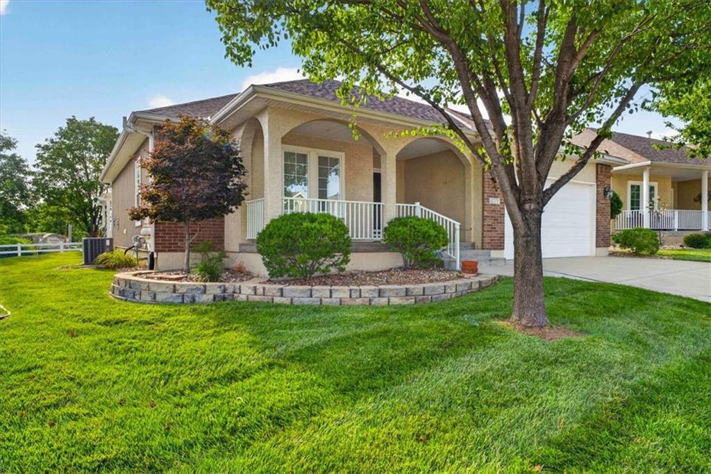 4776 SW Leafwing Drive