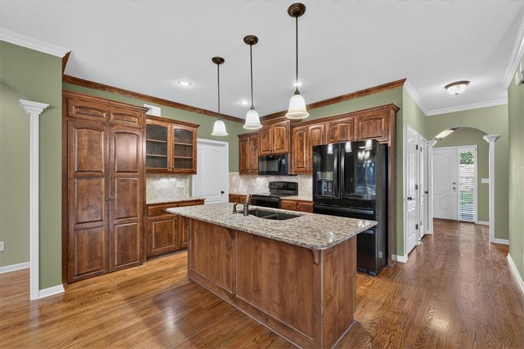 4776 SW Leafwing Drive