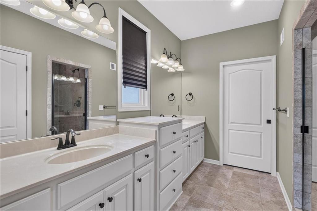 4776 SW Leafwing Drive