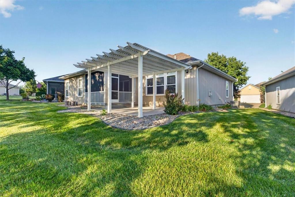 4776 SW Leafwing Drive