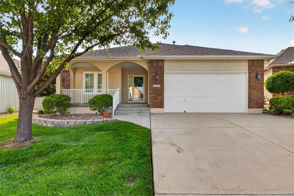 4776 SW Leafwing Drive