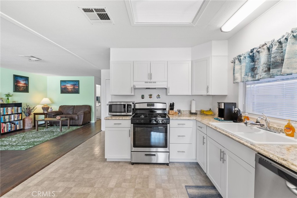 1525 W OAKLAND Ave #99