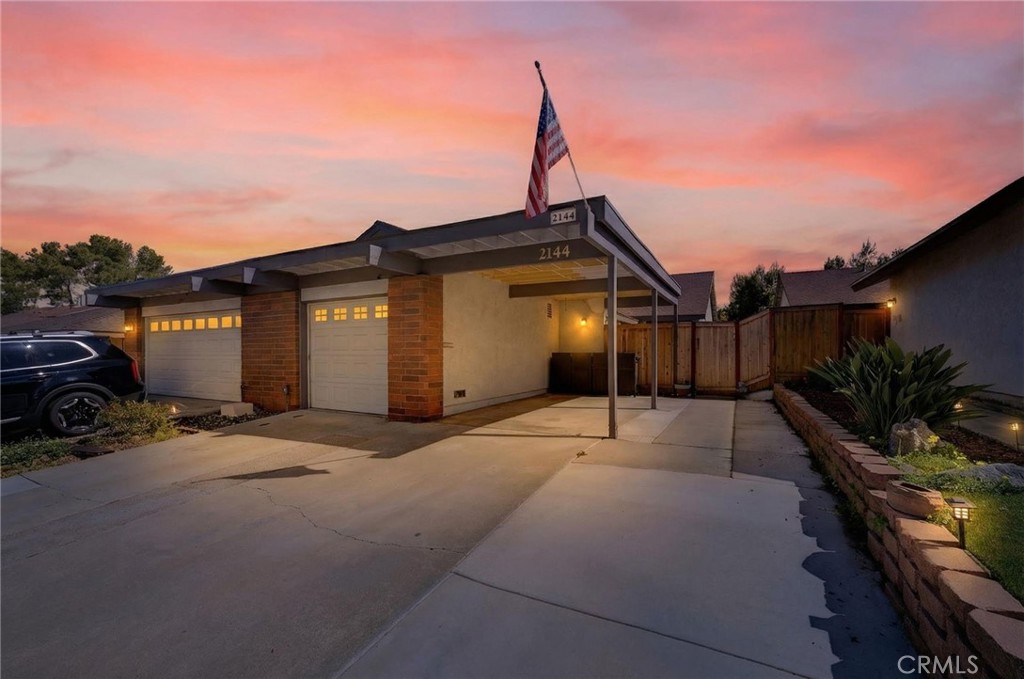 2144 Country Place