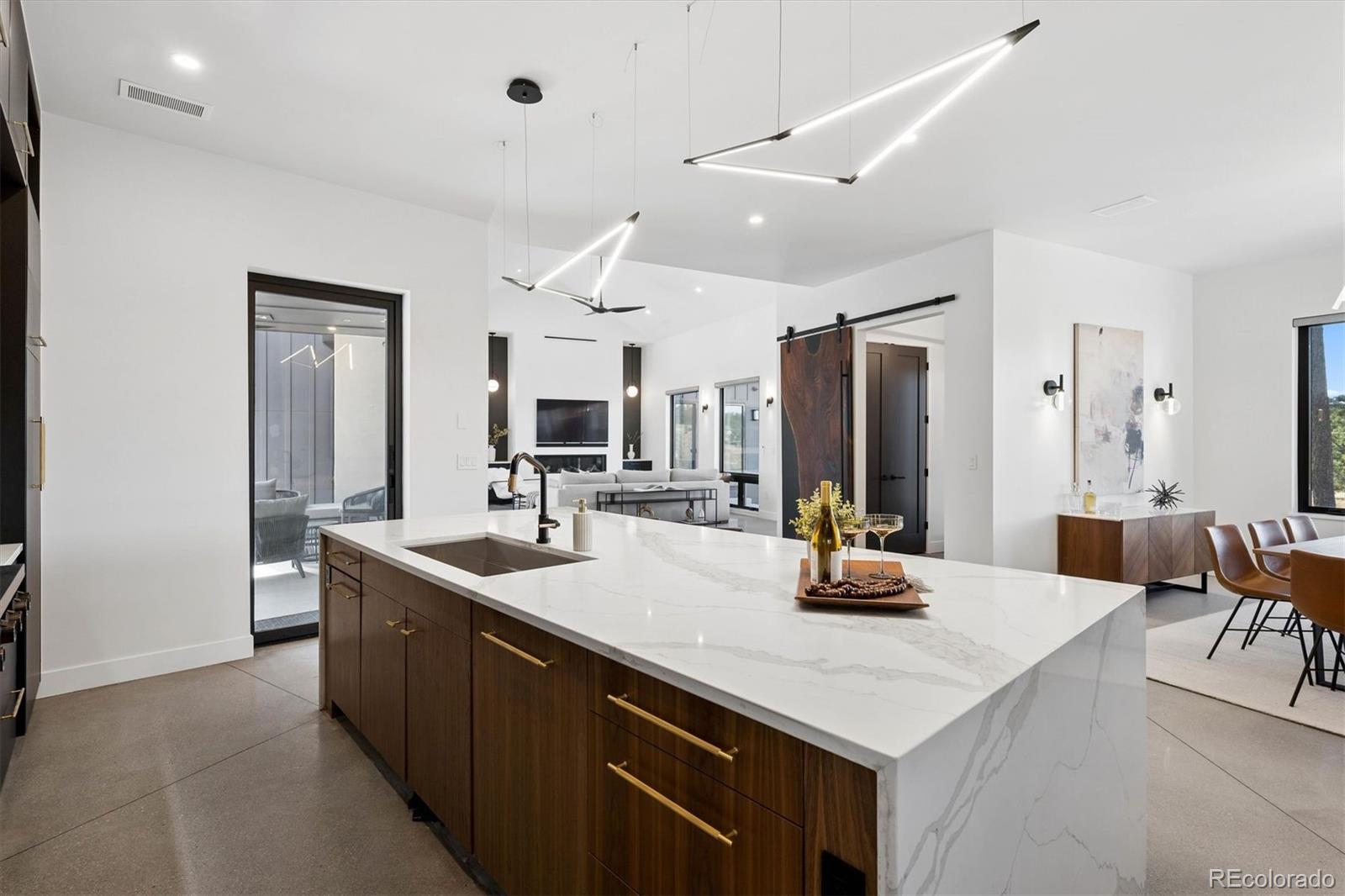 16 S Mt Vernon Country Club Road