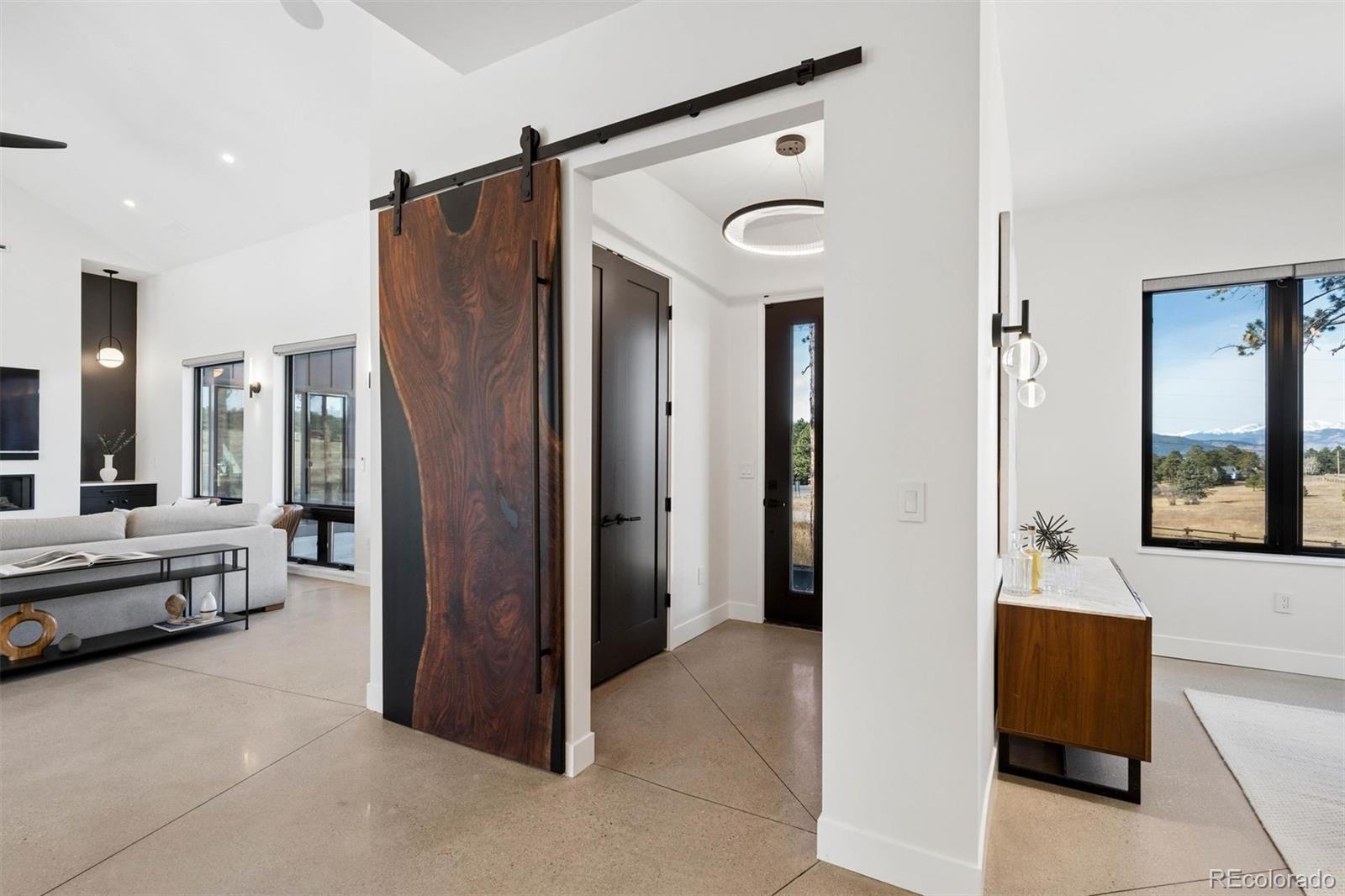 16 S Mt Vernon Country Club Road