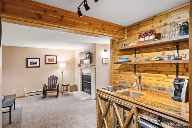 7282 Silverhorn Drive
