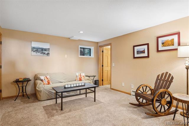 7282 Silverhorn Drive