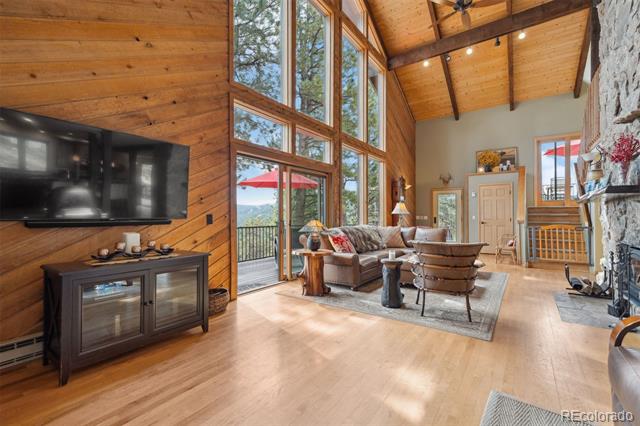 7282 Silverhorn Drive
