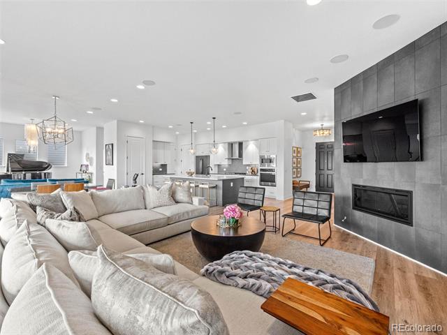 18472 W 95th Place