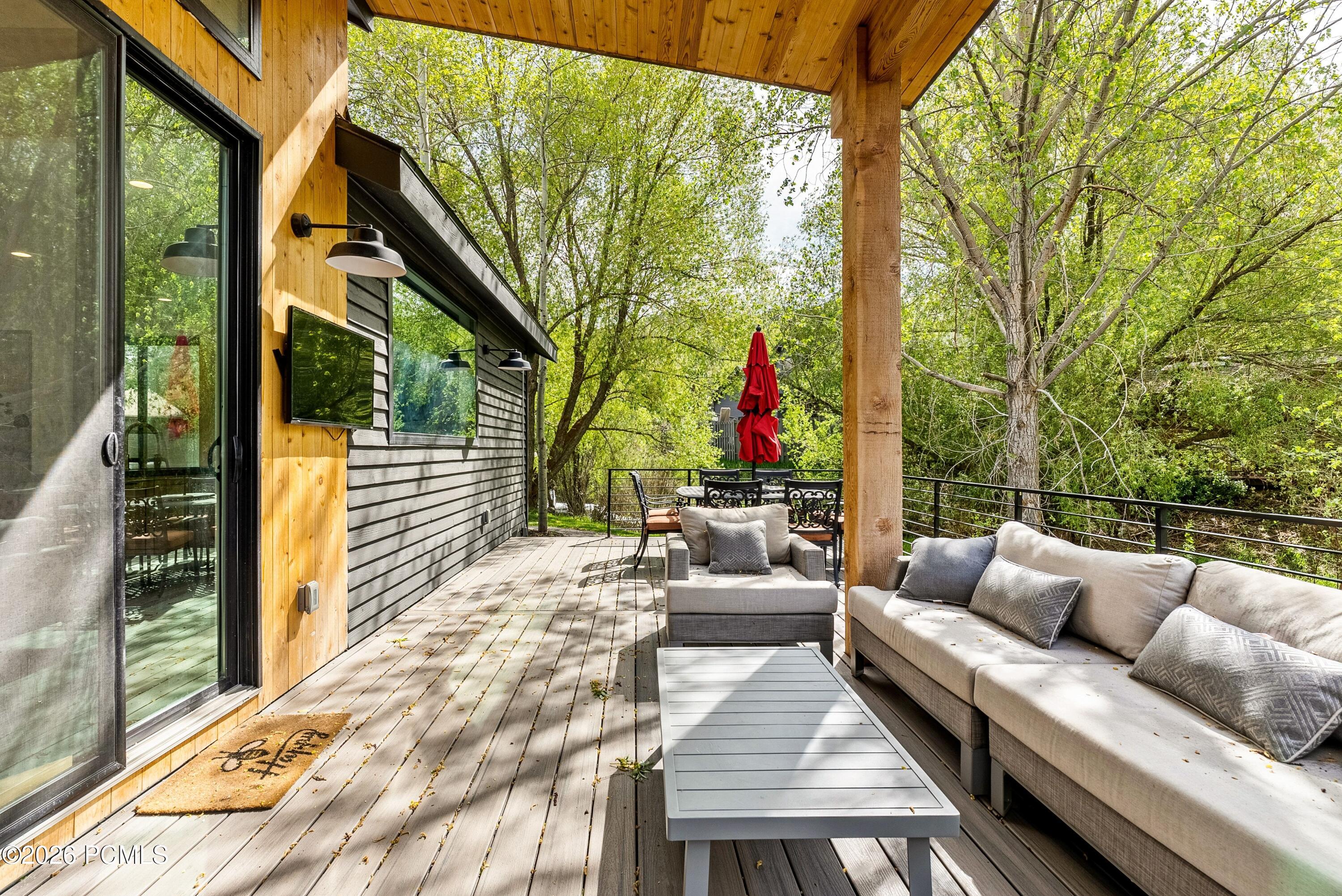 1702 Creek Side Lane