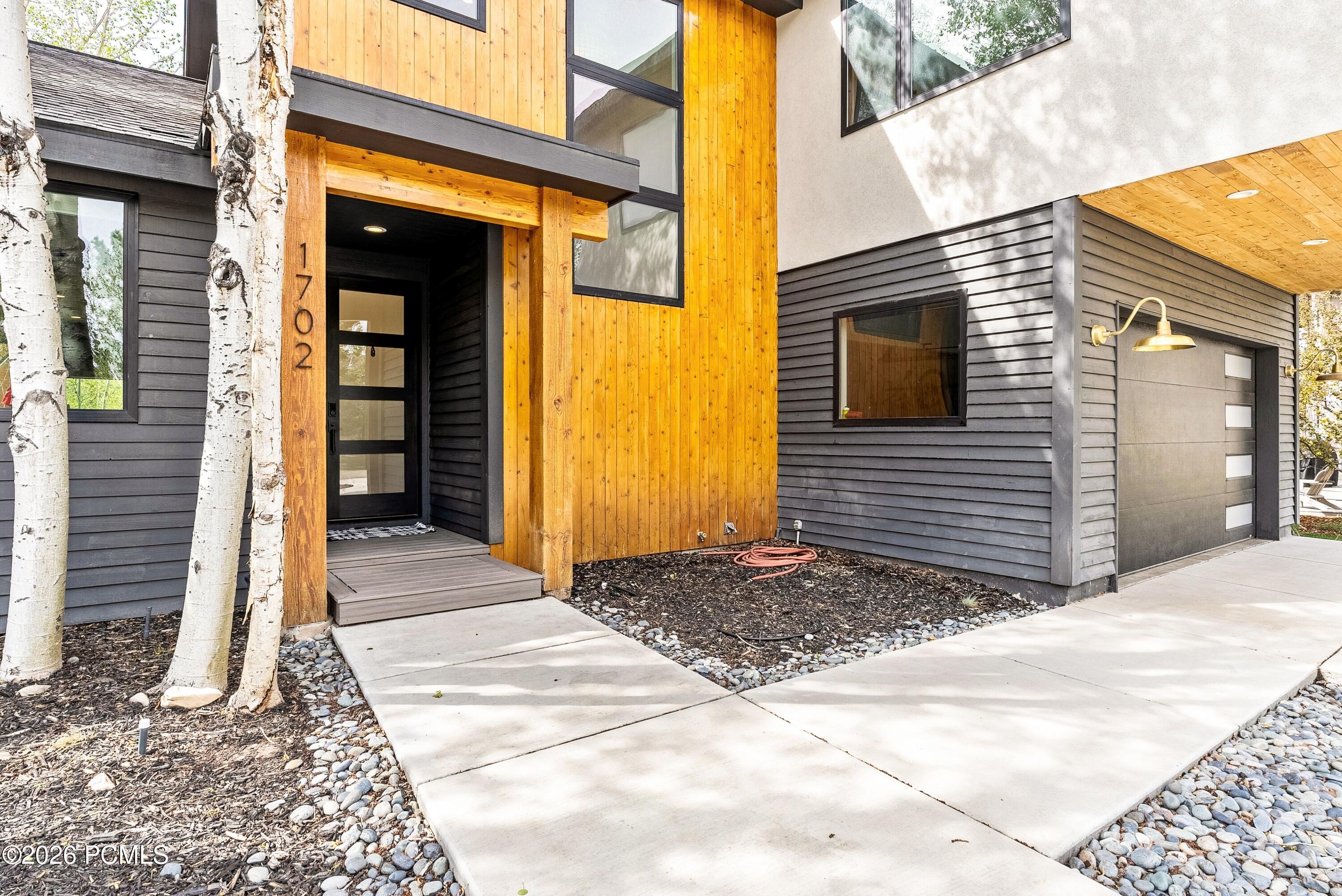 1702 Creek Side Lane
