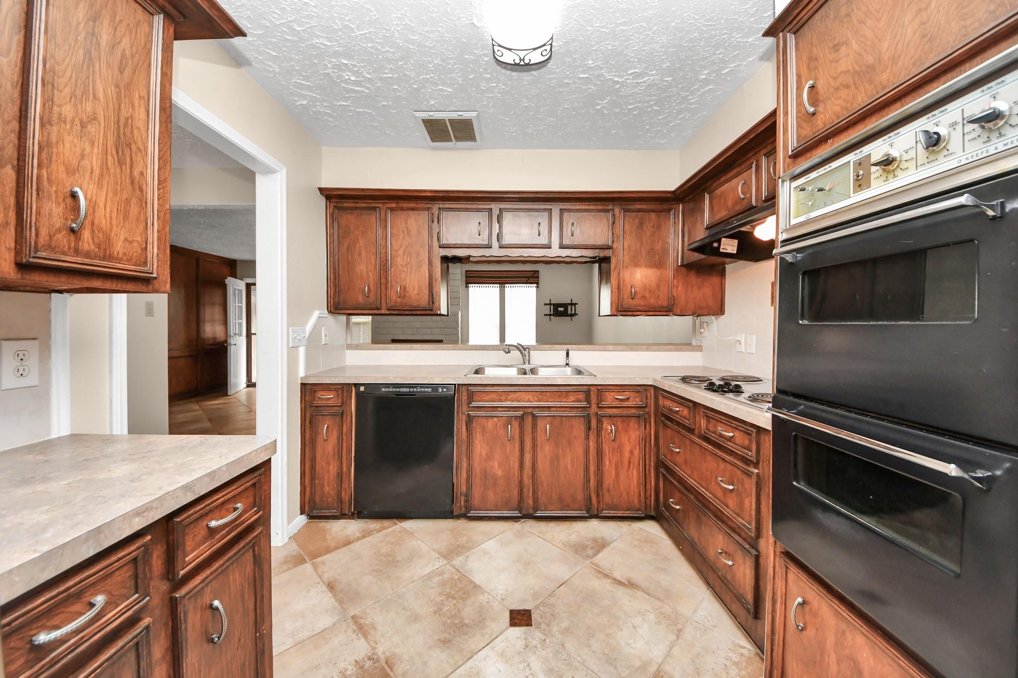 44 Chapparal Court