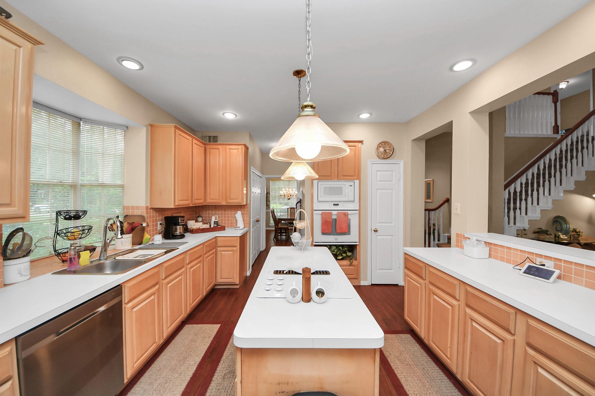 7015 Morningside Drive