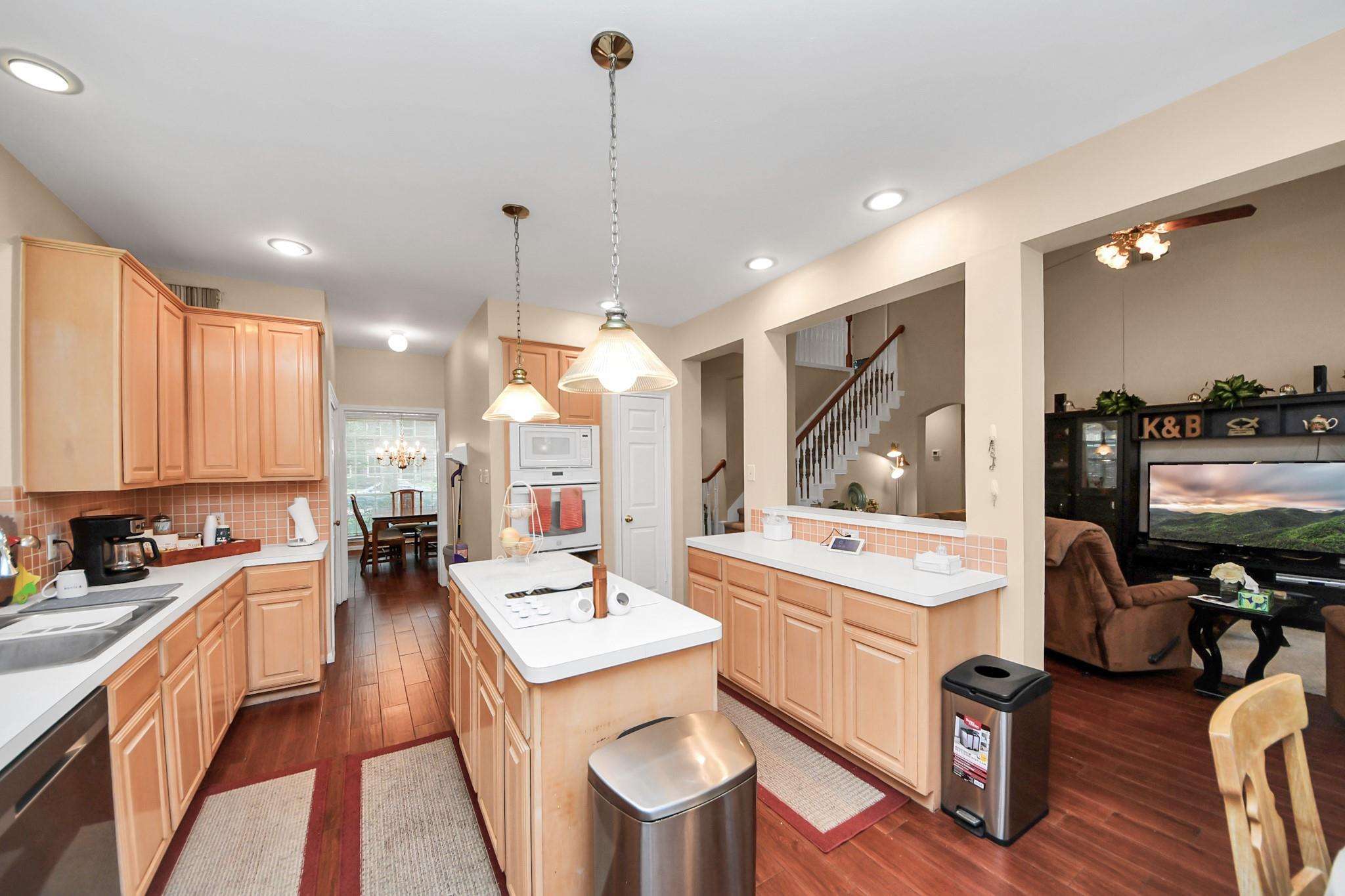 7015 Morningside Drive