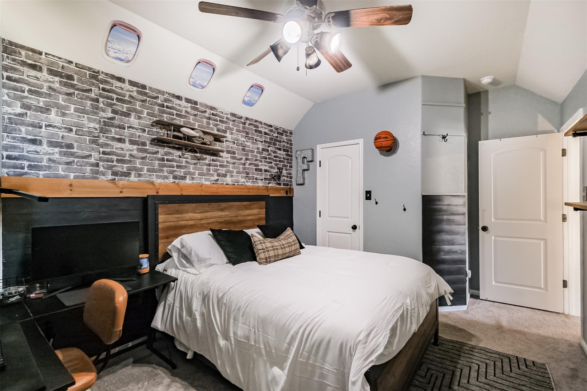 107 Saw Mill Ridge