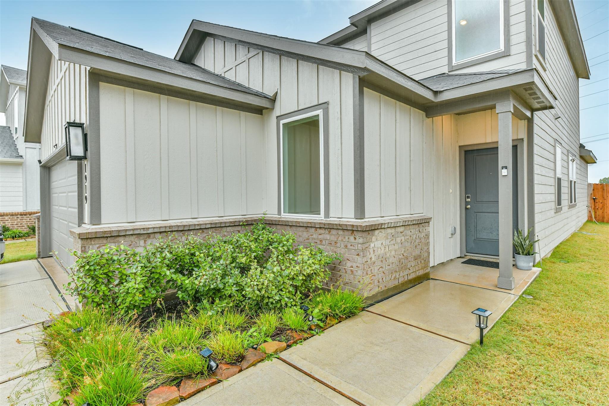 1919 Quiet Garden Lane