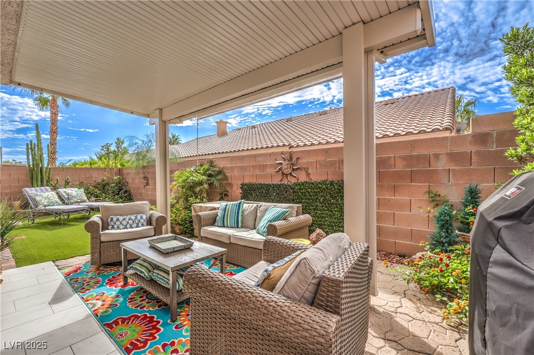 9685 Midnight Sun Avenue