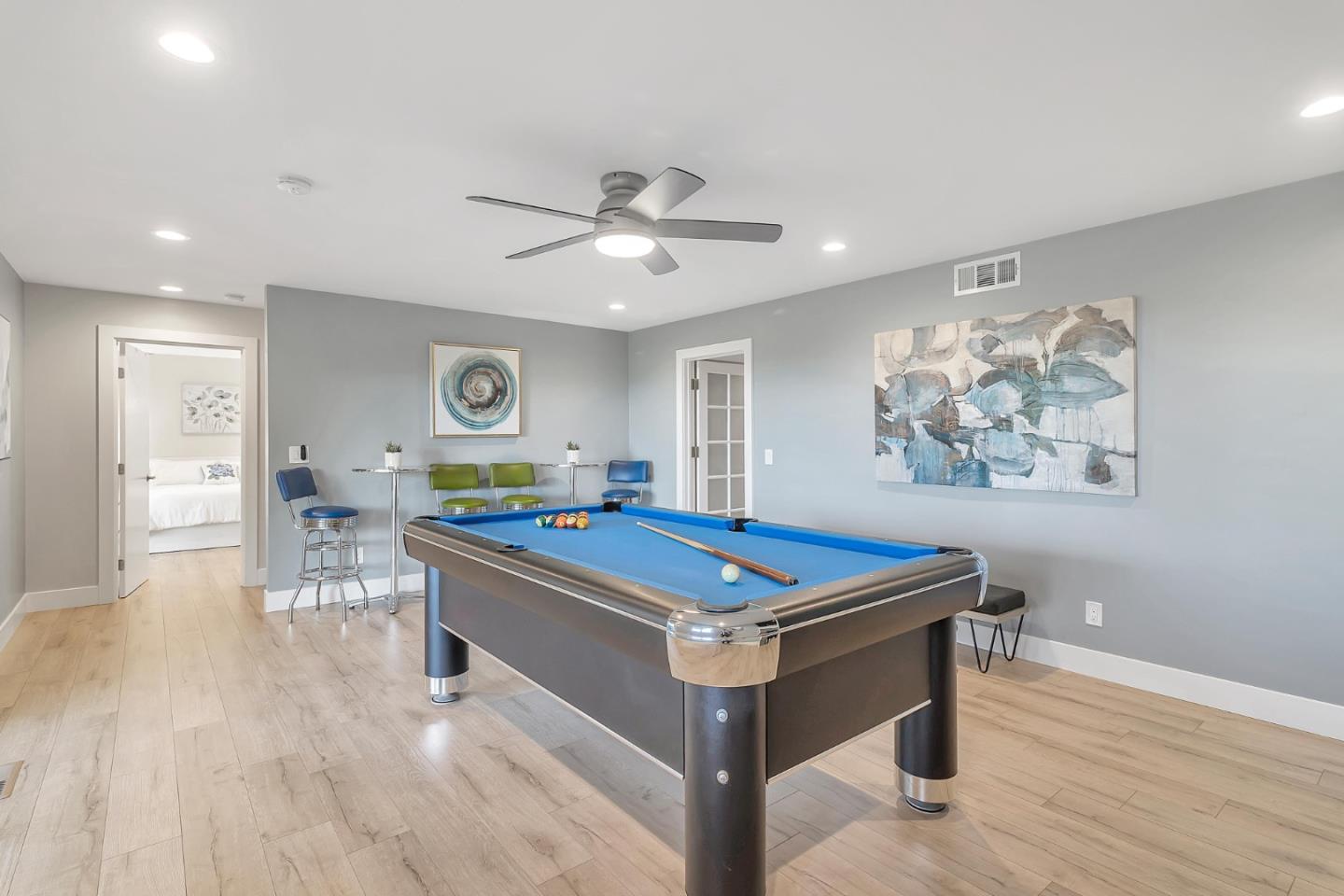 2517 Read AVE
