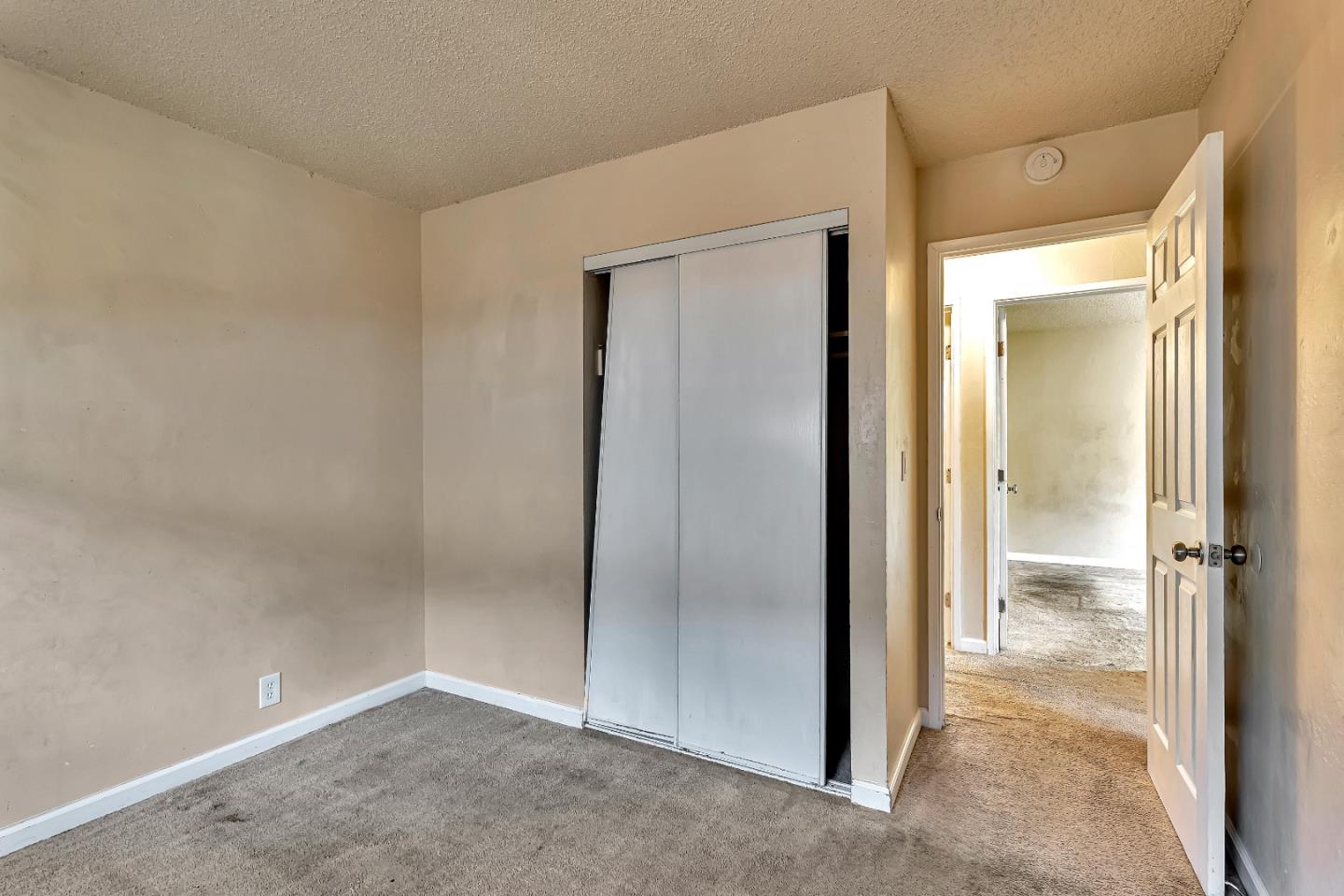 1594 Nickel AVE