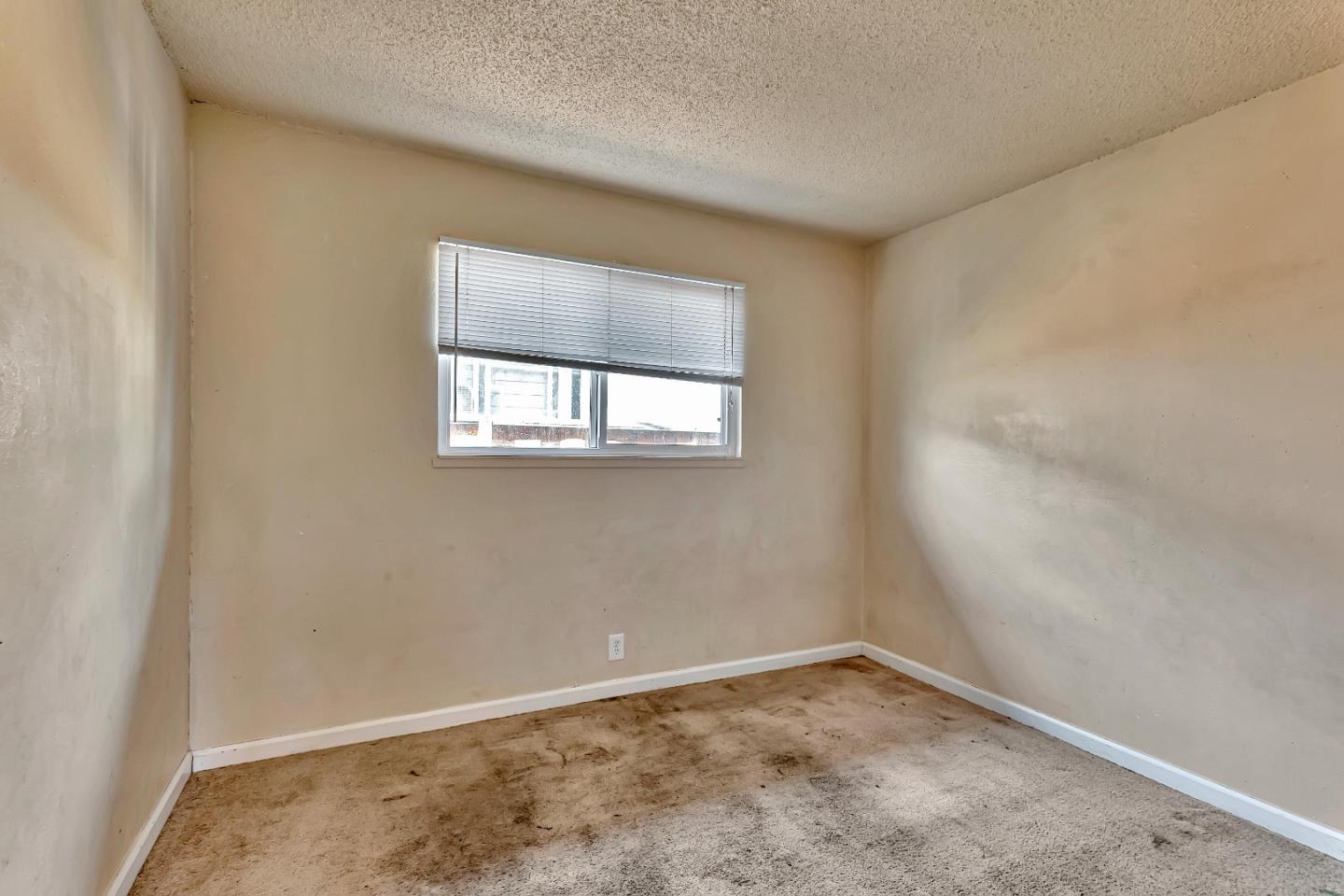 1594 Nickel AVE