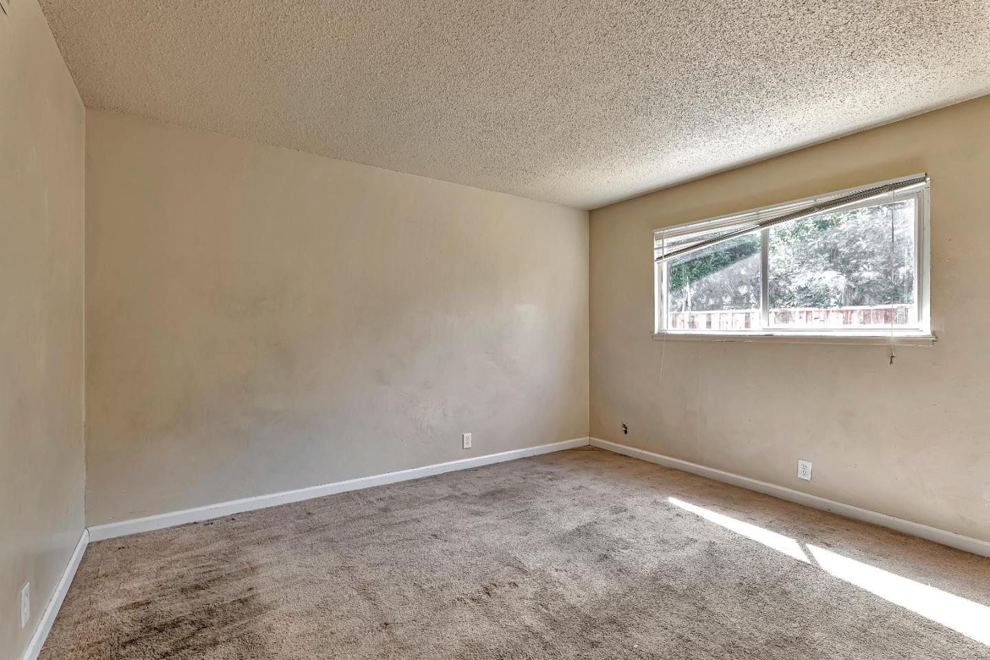 1594 Nickel AVE