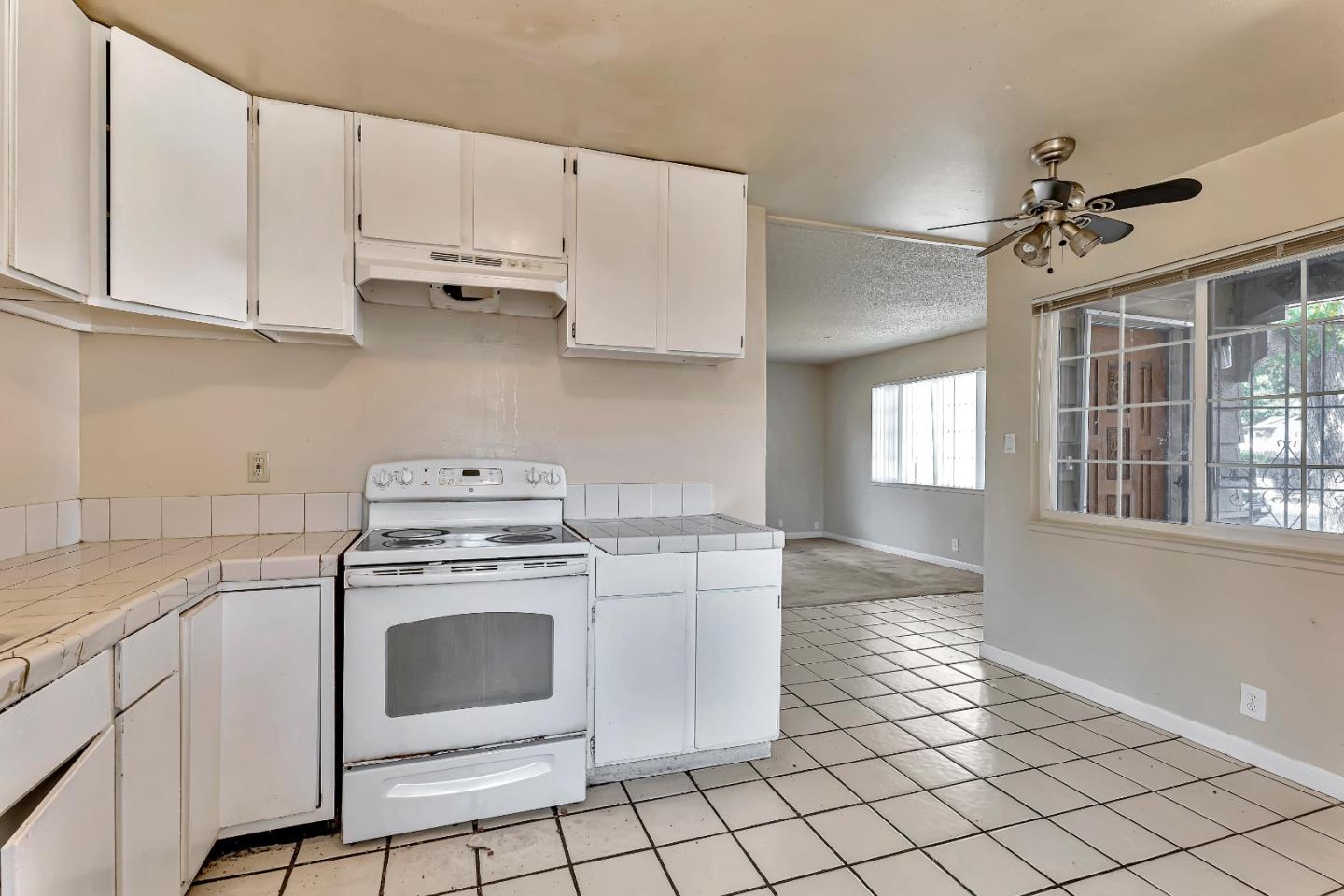1594 Nickel AVE