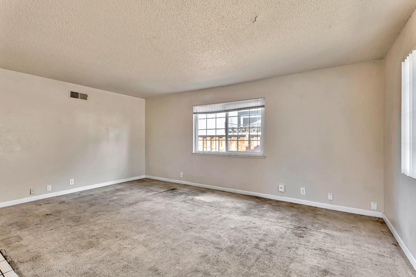1594 Nickel AVE