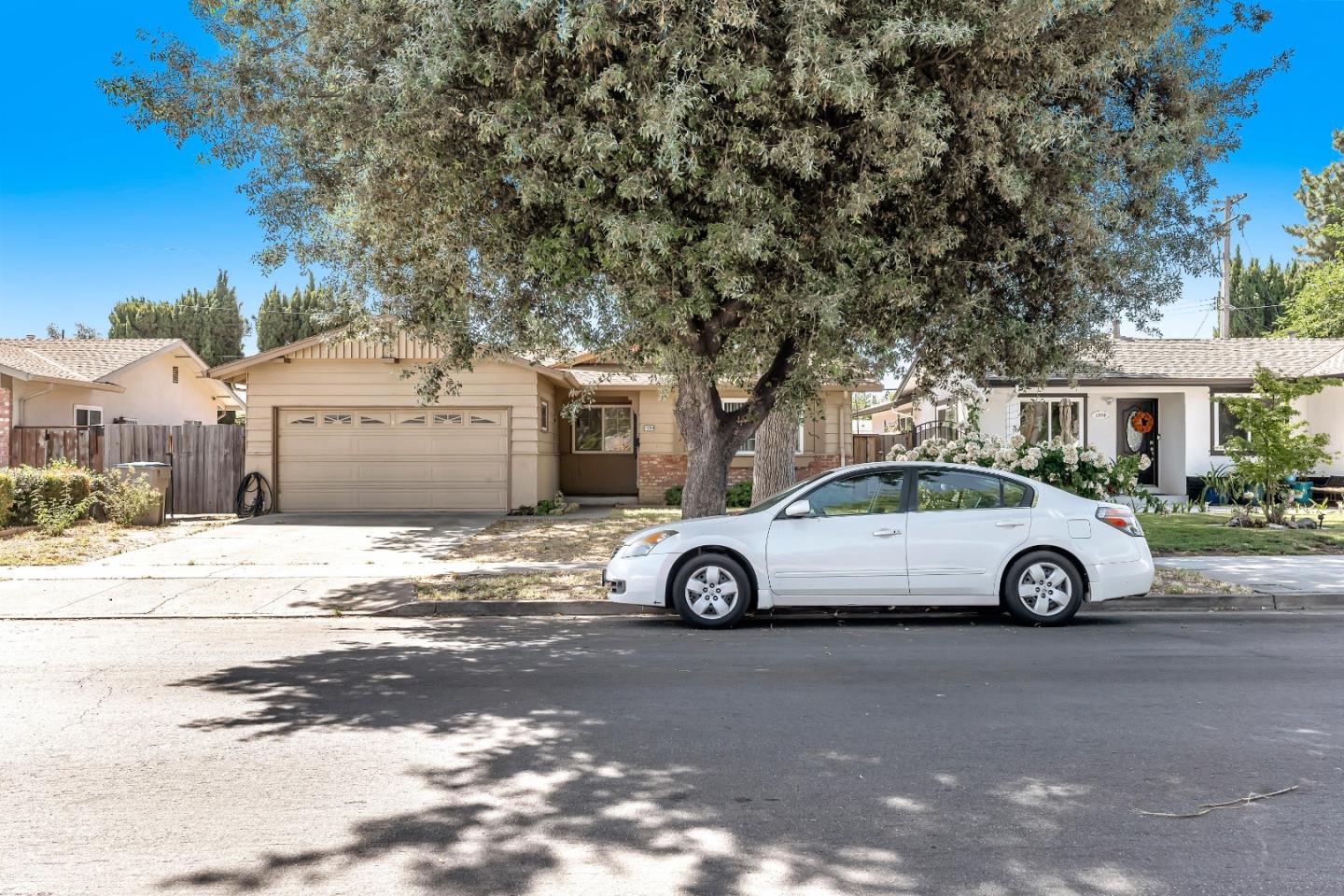 1594 Nickel AVE