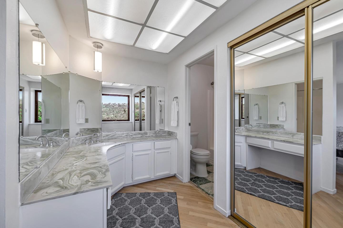 2426 Hastings DR