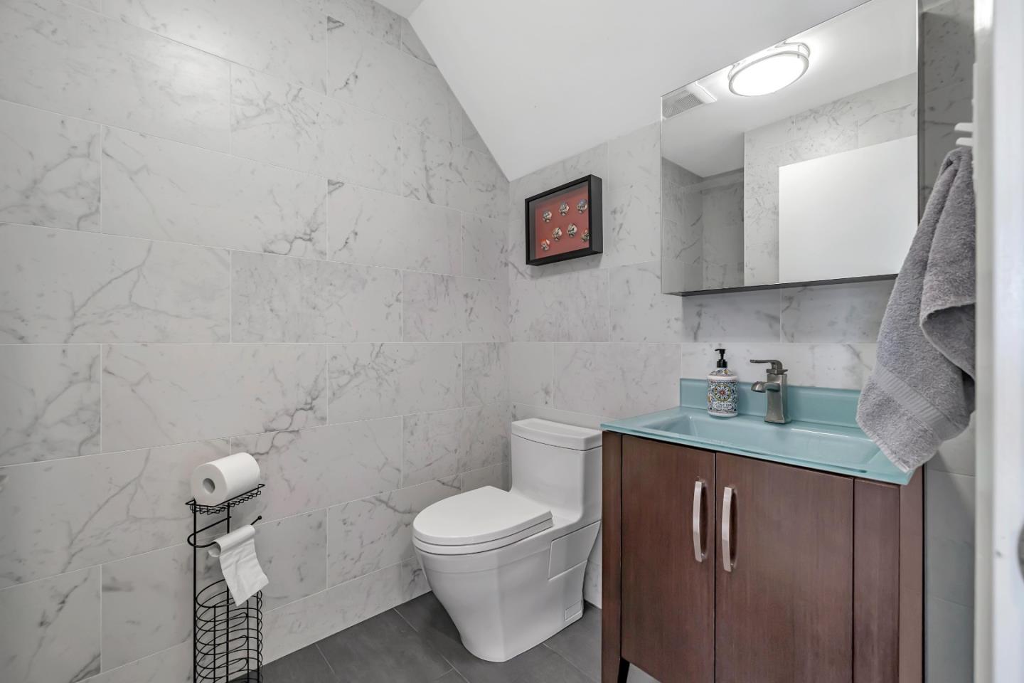 2426 Hastings DR