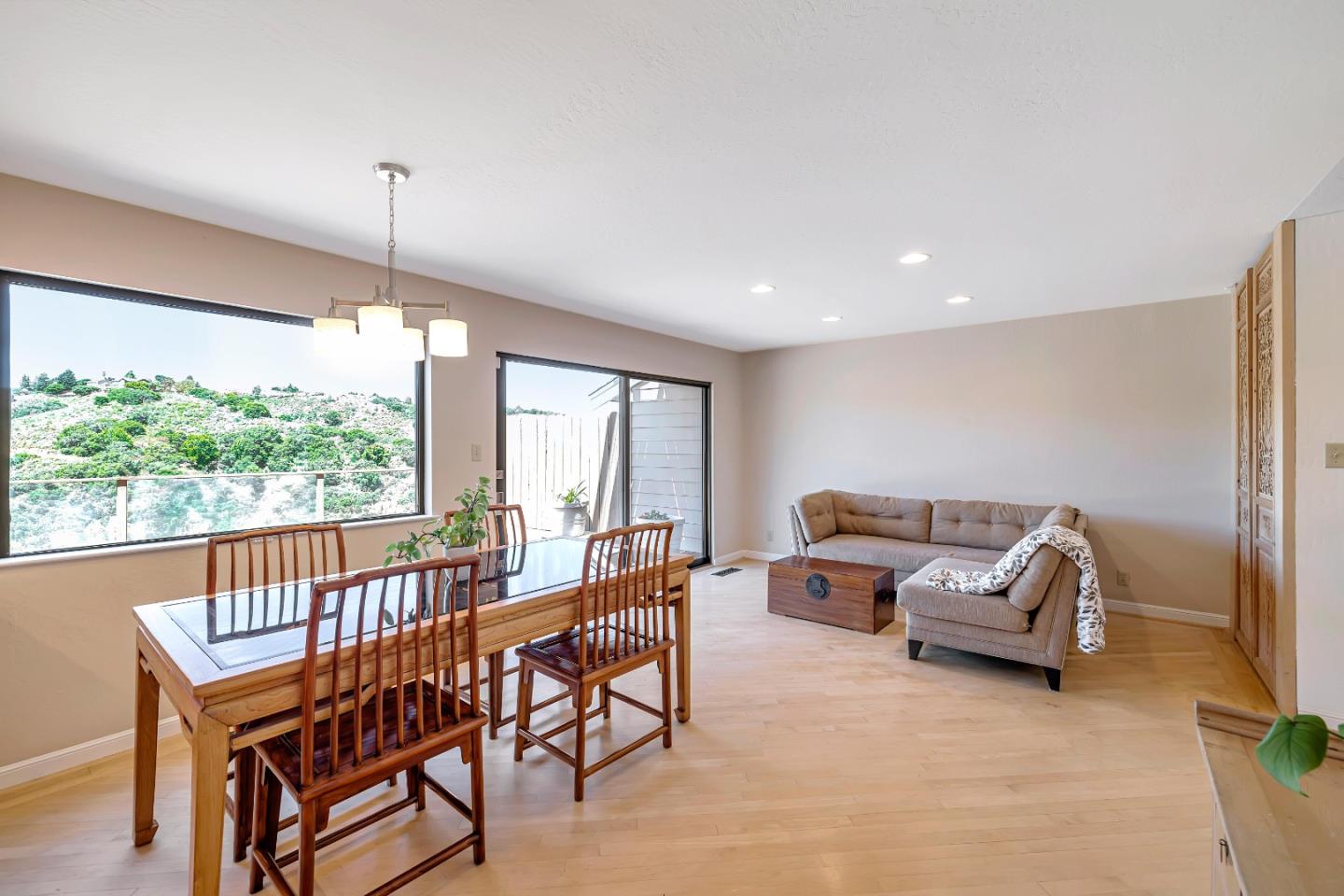 2426 Hastings DR