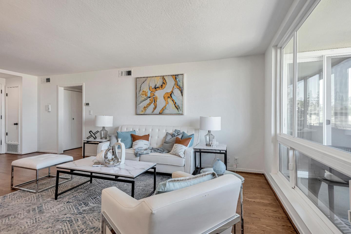1700 AVE 206