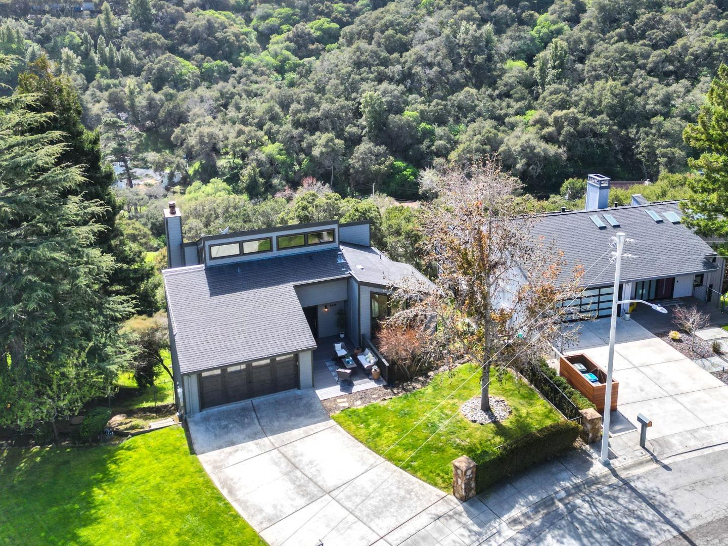 2813 Alhambra DR