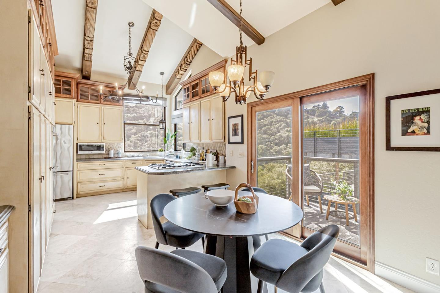 2813 Alhambra DR