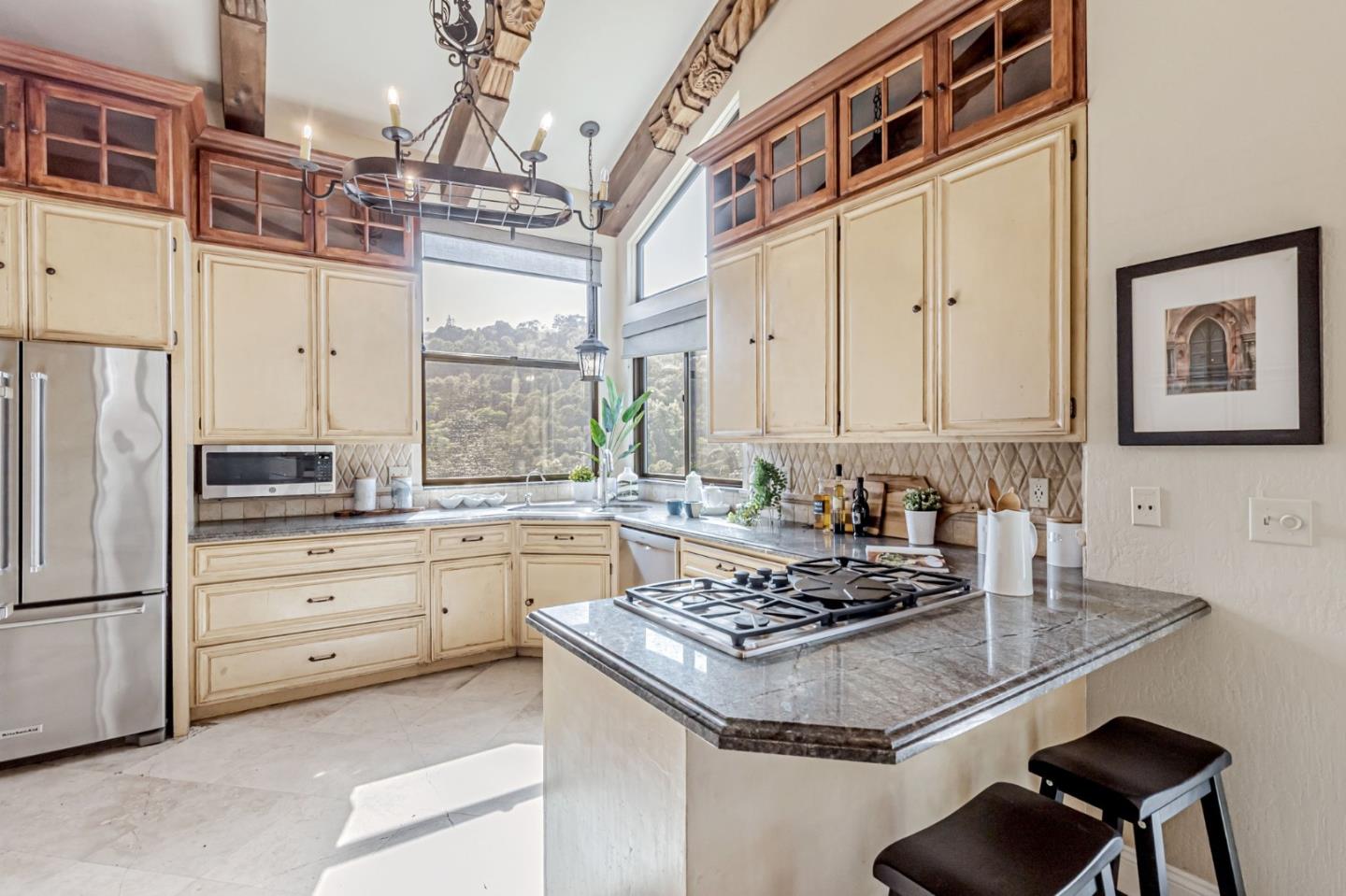 2813 Alhambra DR