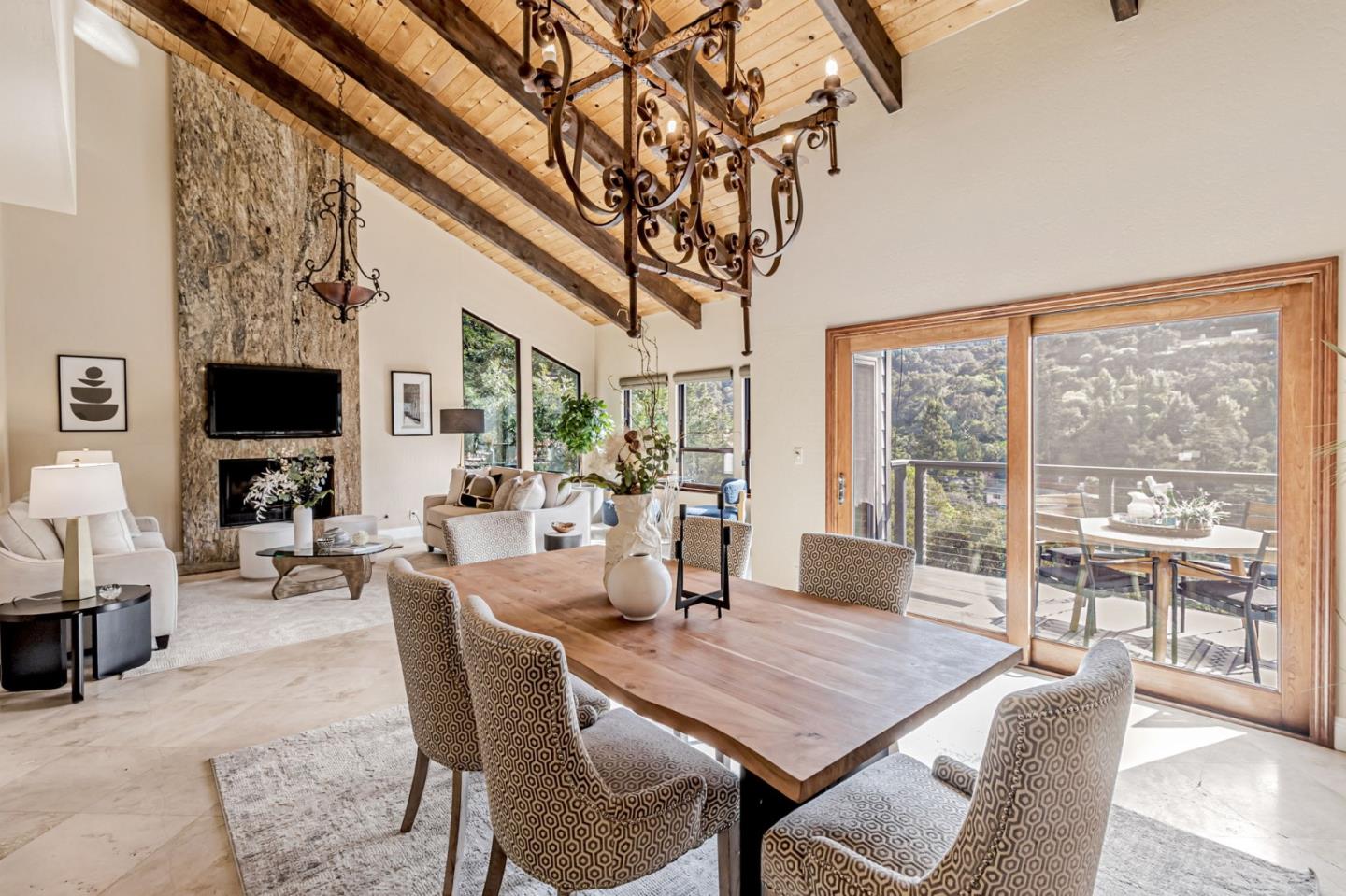 2813 Alhambra DR