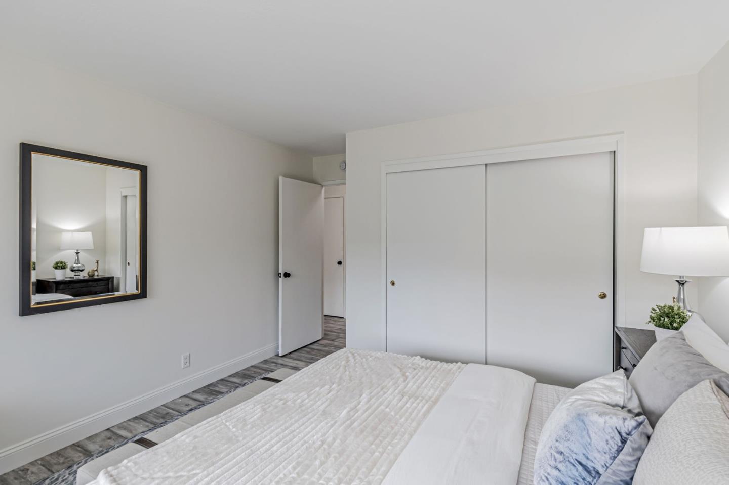 2813 Alhambra DR