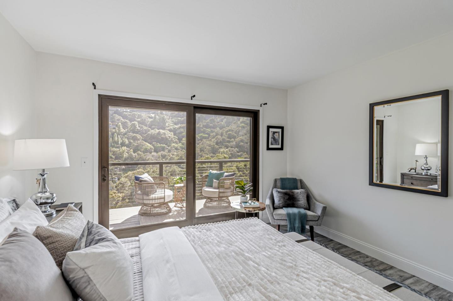 2813 Alhambra DR