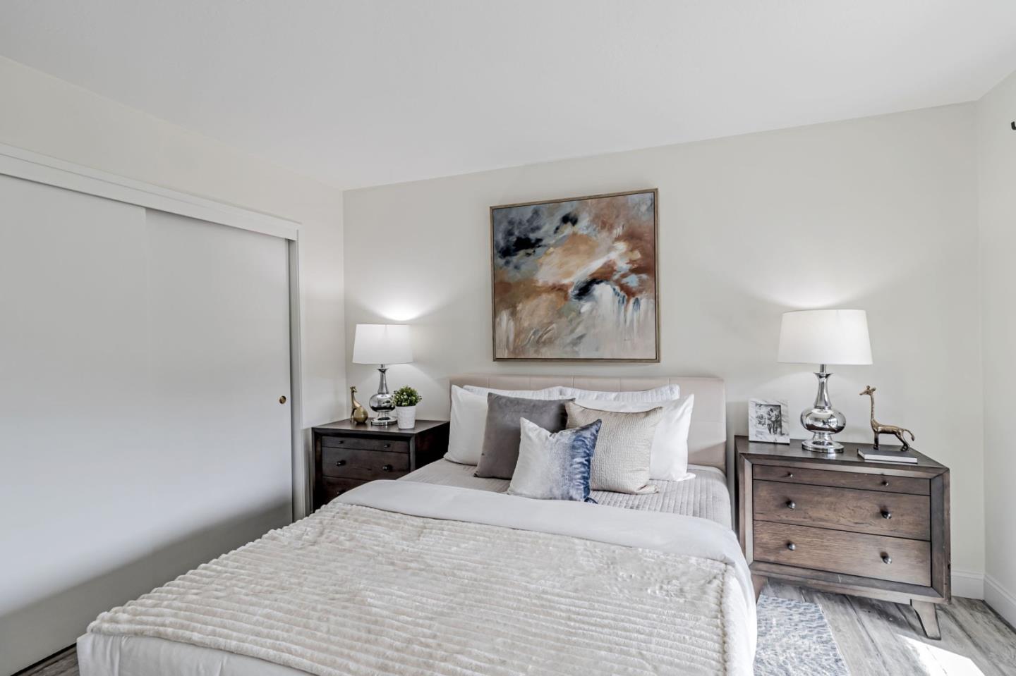 2813 Alhambra DR