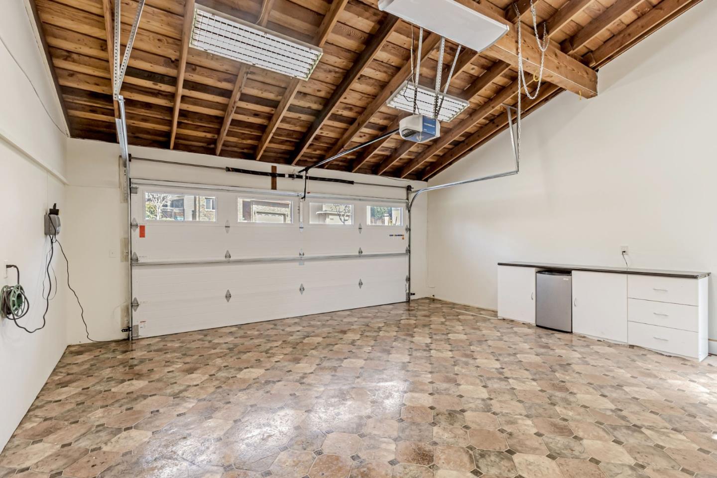 2813 Alhambra DR