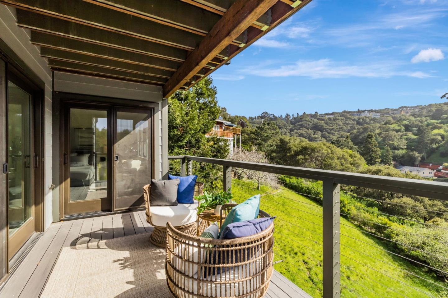 2813 Alhambra DR