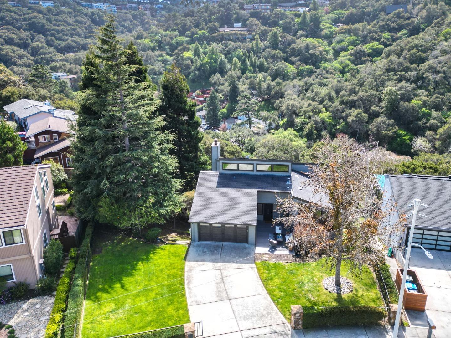 2813 Alhambra DR