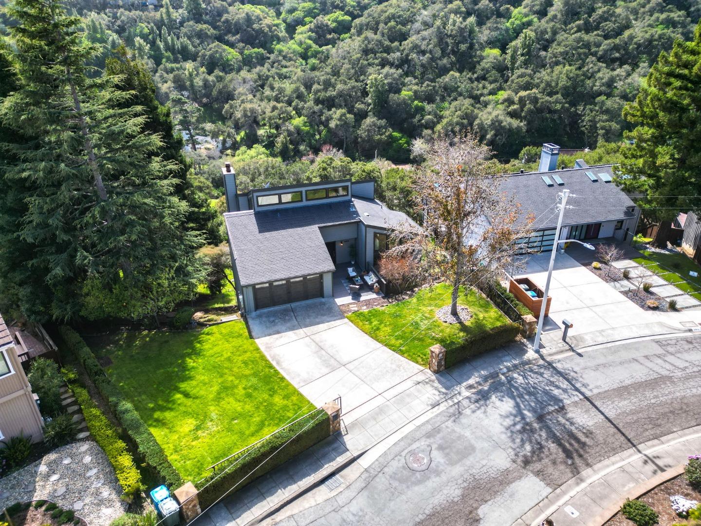 2813 Alhambra DR