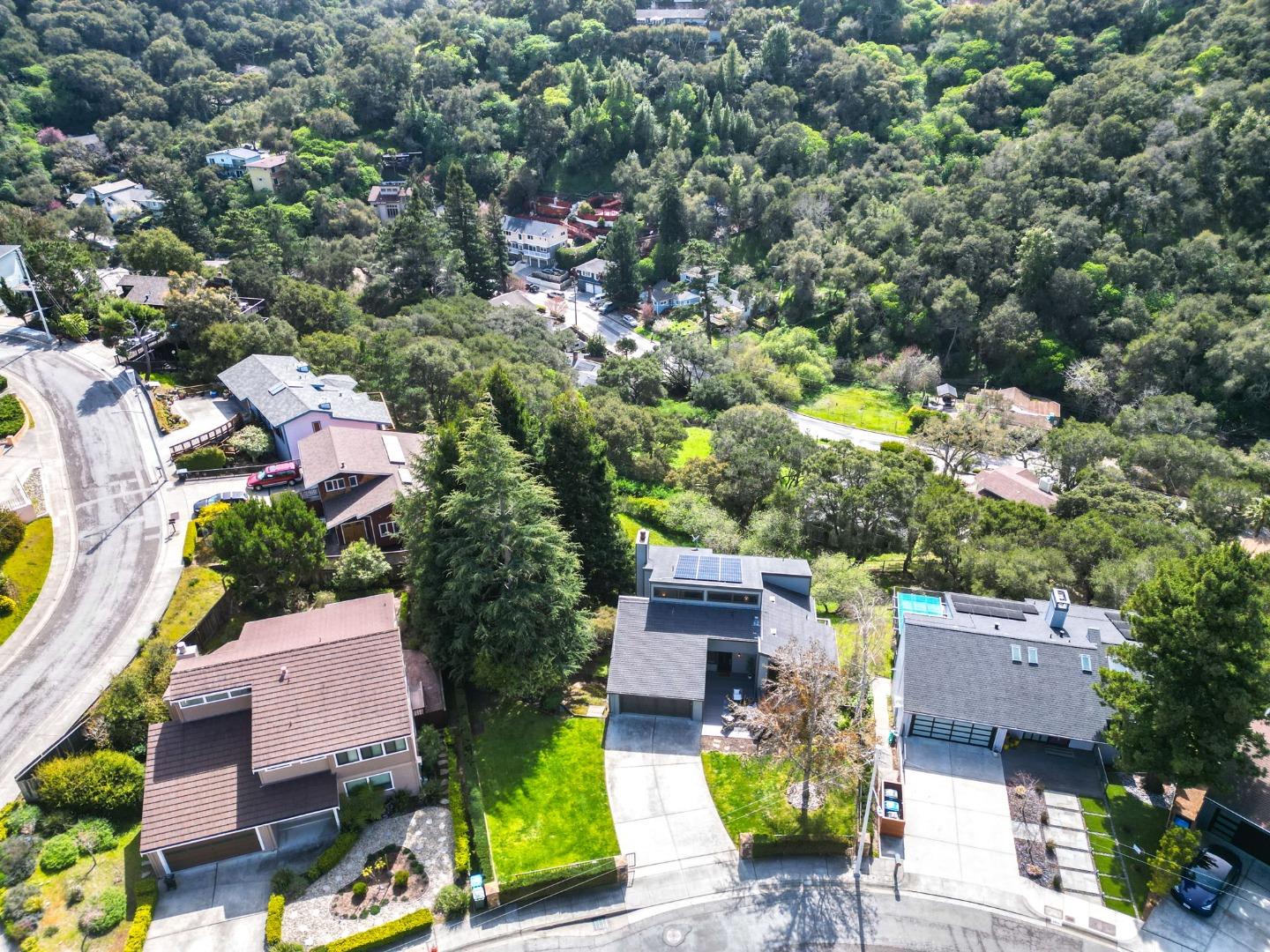2813 Alhambra DR