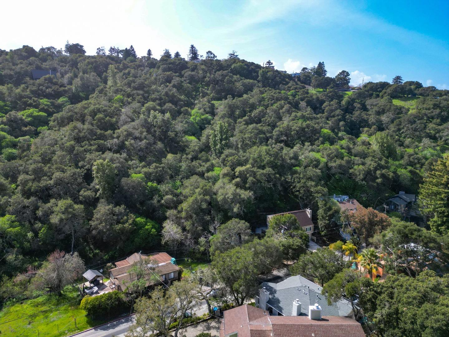 2813 Alhambra DR