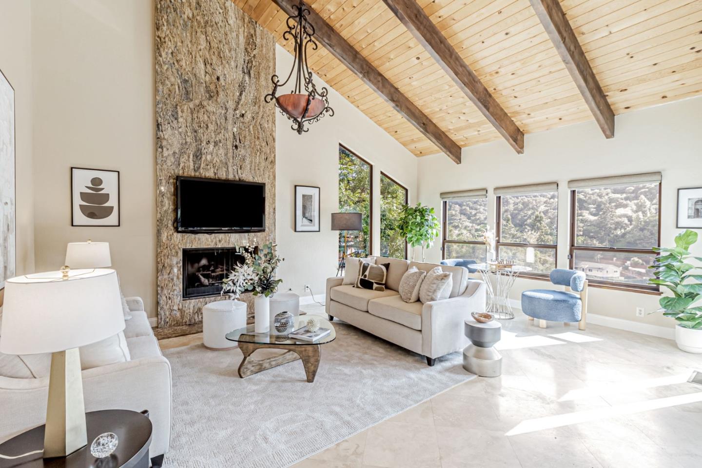 2813 Alhambra DR