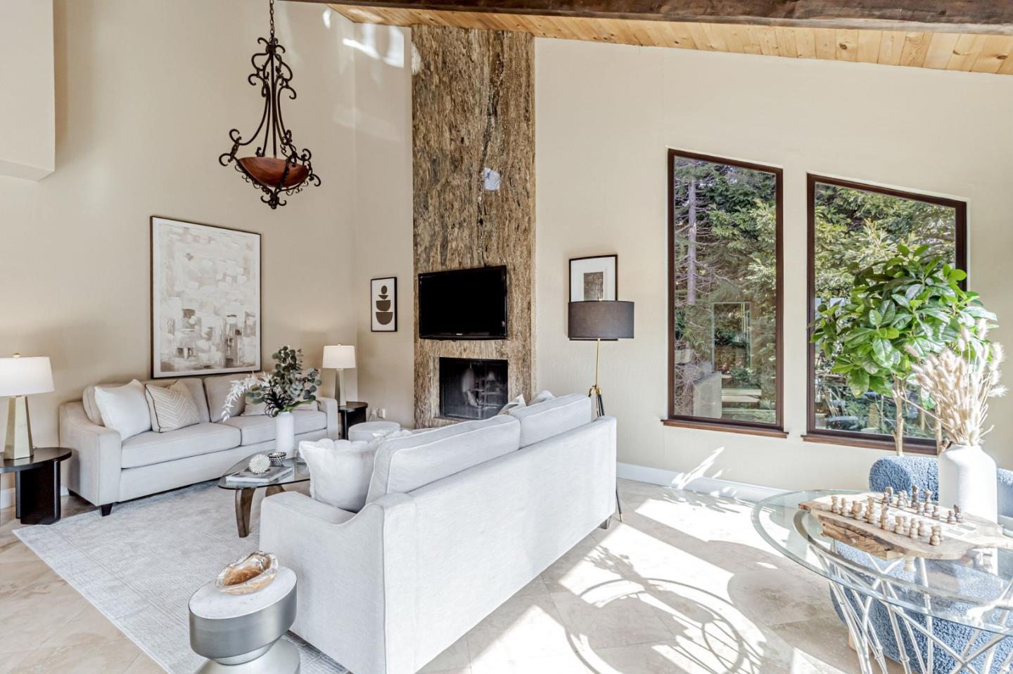 2813 Alhambra DR