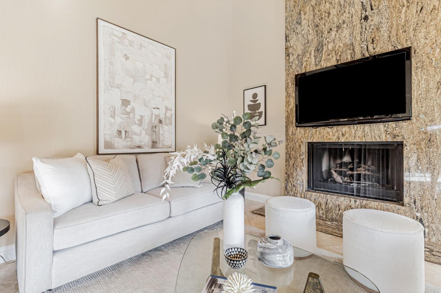 2813 Alhambra DR